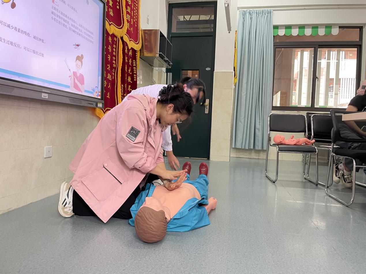 新站高新区瑶海社猫先生区开展幼儿园教师急救技能培训活动(图2)